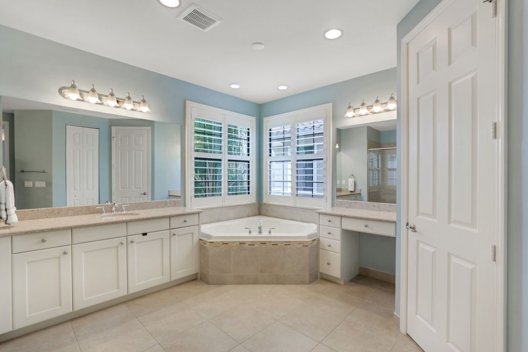 3082 Hudson Ter, Naples, FL 34119