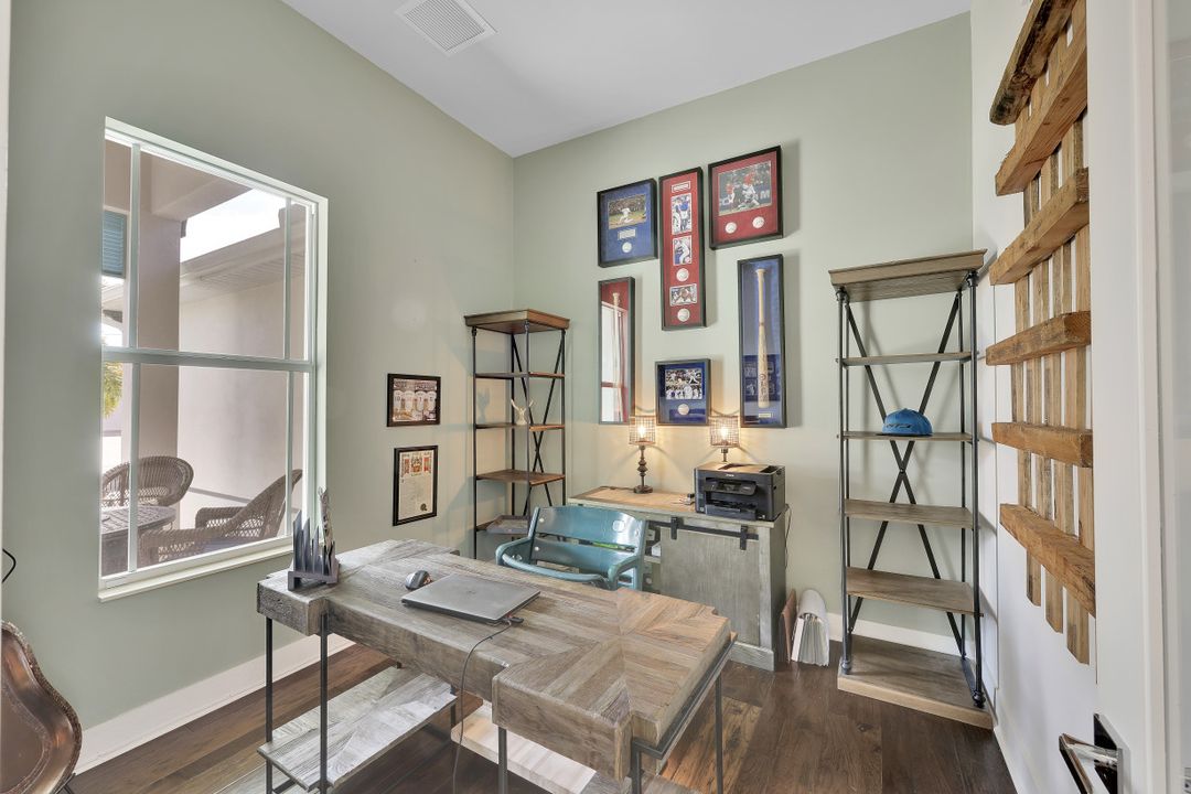 135 SW 50th St, Cape Coral, FL 33914