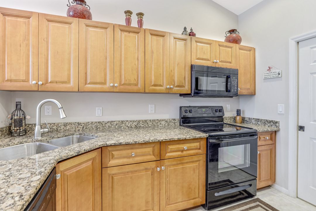 12807 Maiden Cane Ln, Bonita Springs, FL 34135