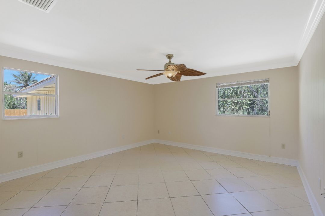 9820 Montana Ct, Bonita Springs, FL 34135