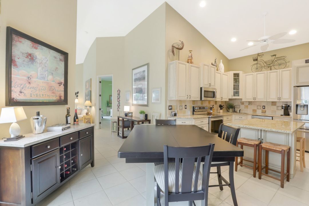 3640 Sawgrass Ct, Bonita Springs, FL 34134