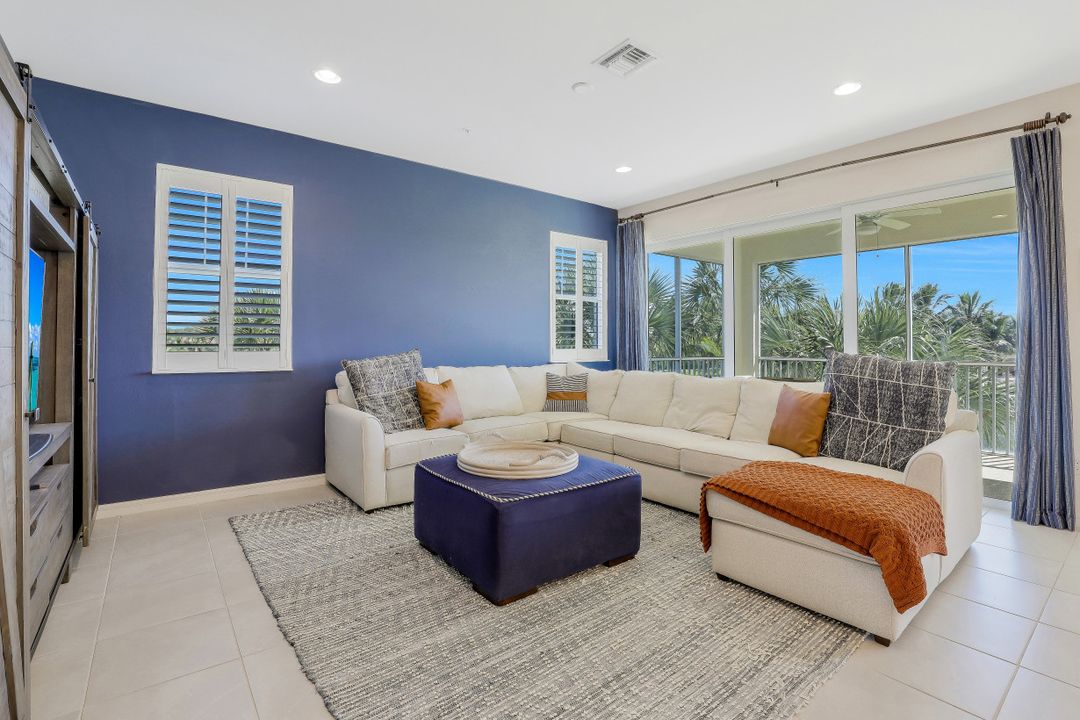 2344 Sheen Ln #305, Naples, FL 34120