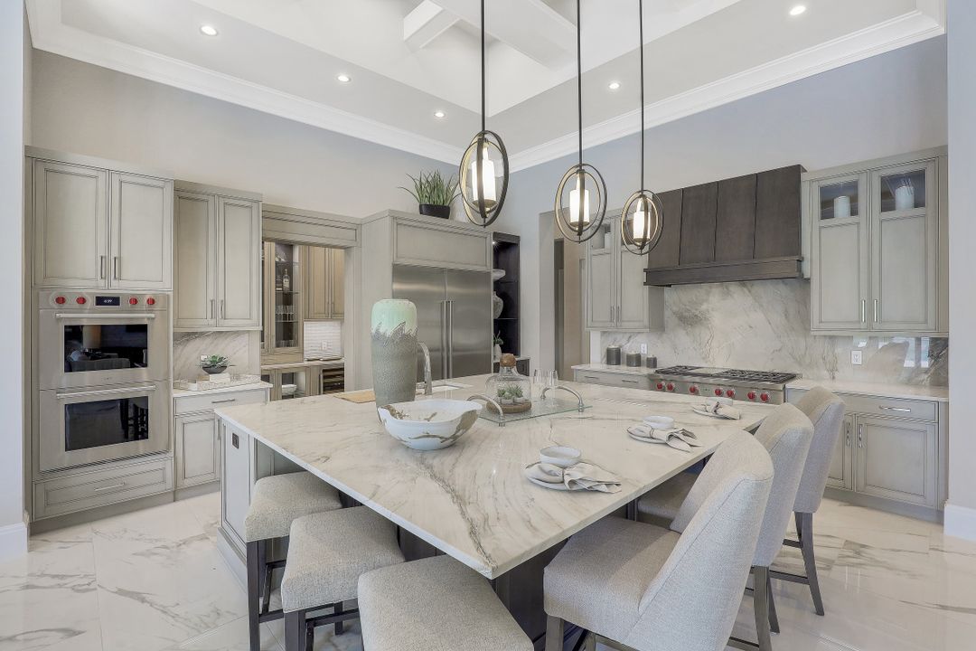 13610 Pondview Cir, Naples, FL 34119