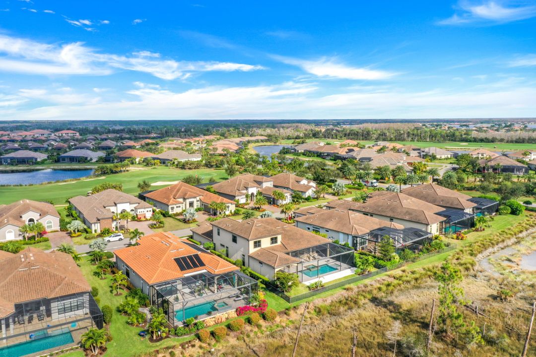 9086 Sorreno Ct, Naples, FL 34119