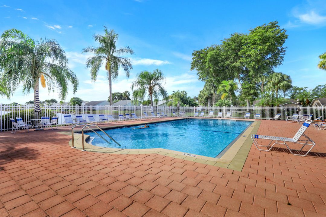 1812 Piccadilly Circus, Naples, FL 34112