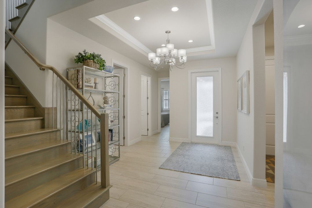 10030 Florence Cir, Naples, FL 34119