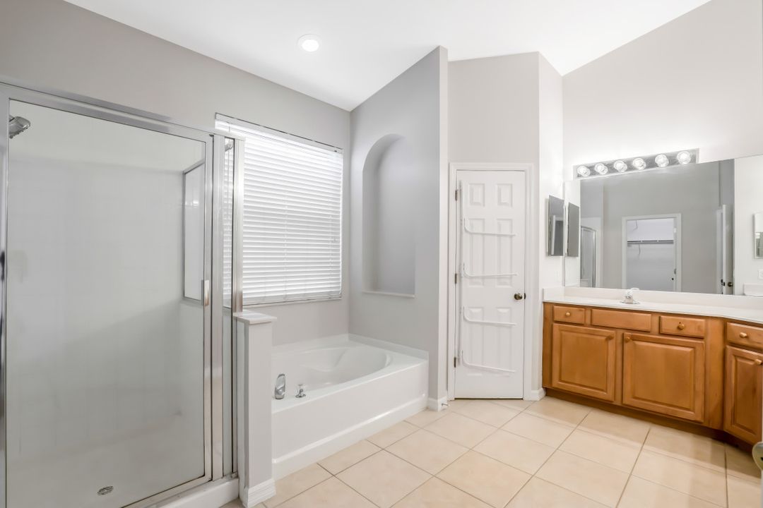 2227 Grove Dr, Naples, FL 34120