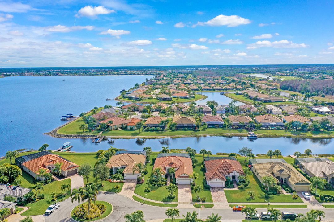 9416 Copper Rock Ct, Naples, FL 34120