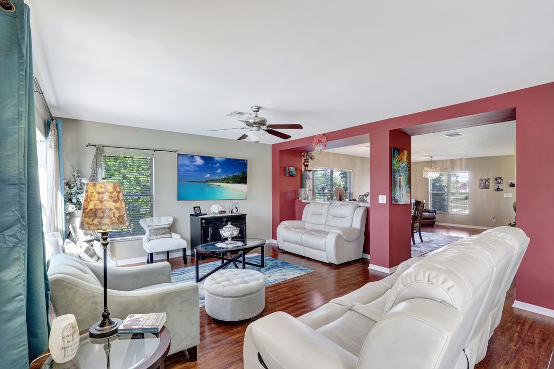 2806 Embers Pkwy W, Cape Coral, FL 33993