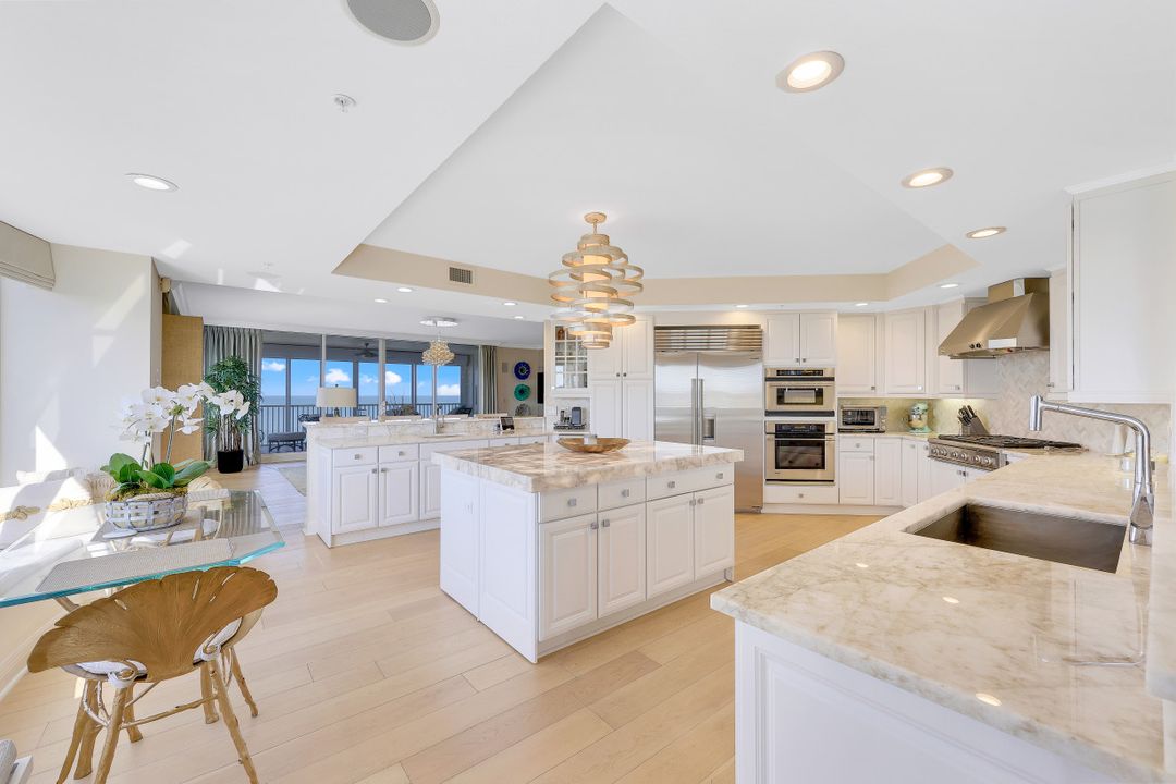 9235 Gulf Shore Dr #501, Naples, FL 34108