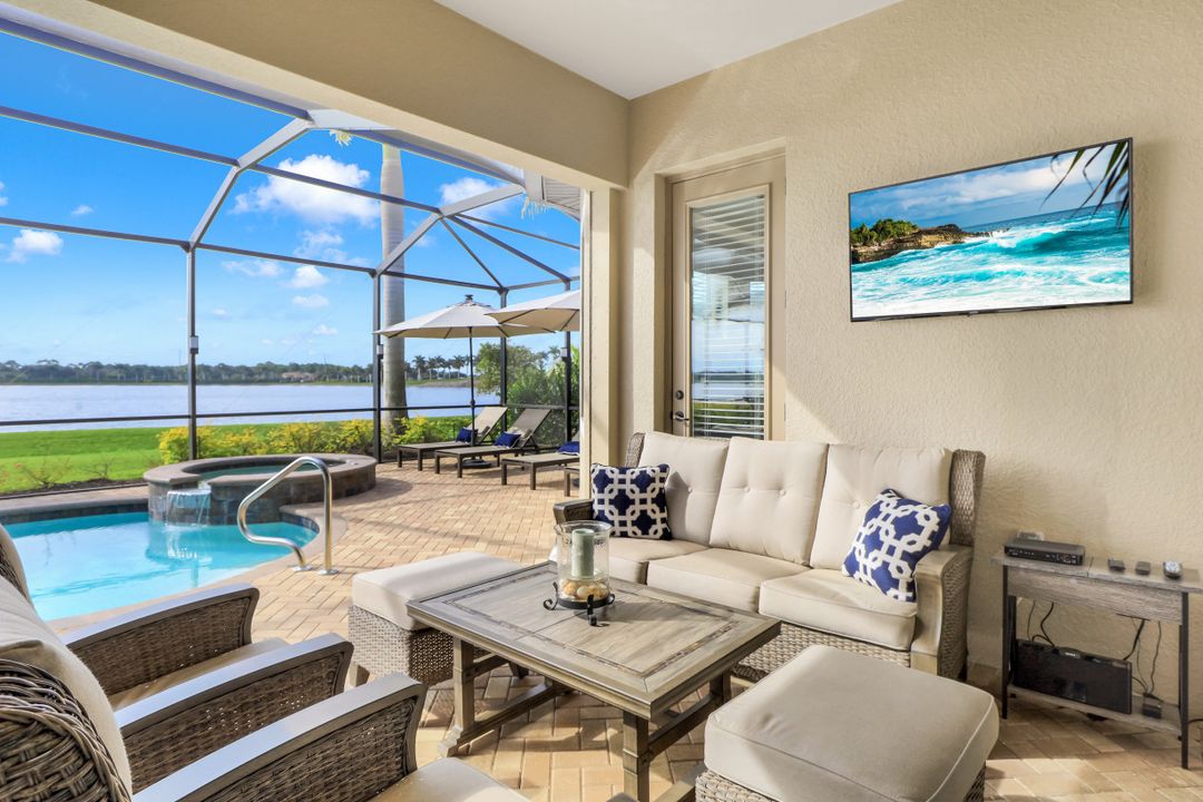 10066 Biscayne Bay Ln, Naples, FL 34120