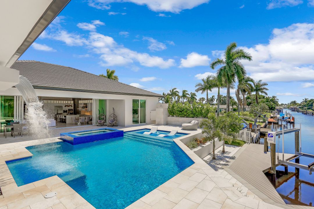 5302 Malaluka Ct, Cape Coral, FL 33904