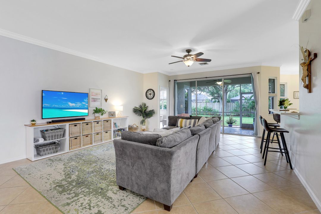 8392 Laurel Lakes Blvd, Naples, FL 34119