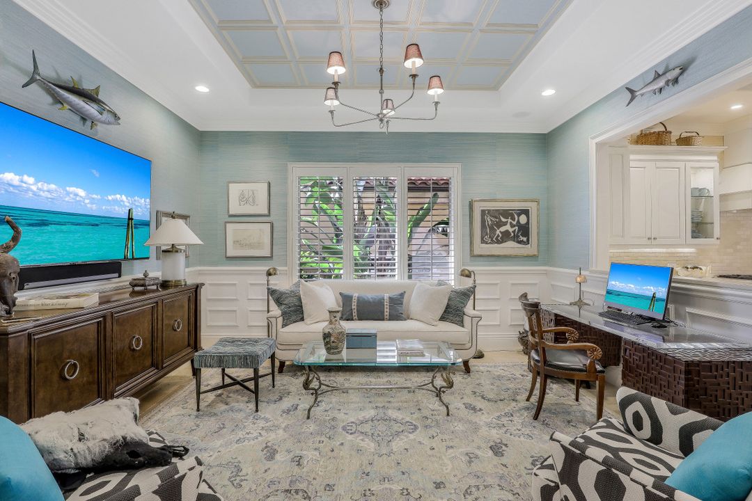 2895 Tiburon Blvd E, Naples, FL 34109