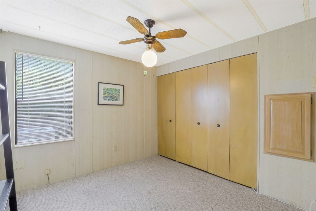 211 Grosbeak Ln, Naples, FL 34114