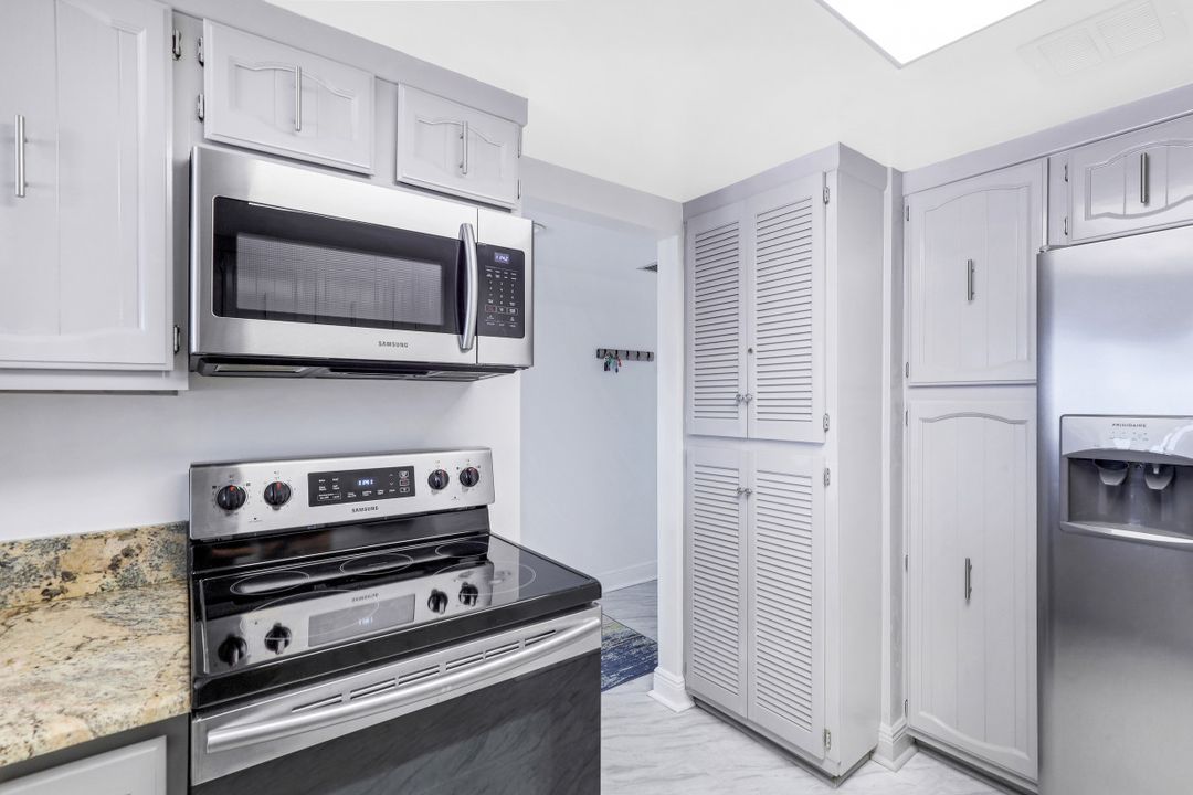 180 Seaview Ct #1009, Marco Island, FL 34145