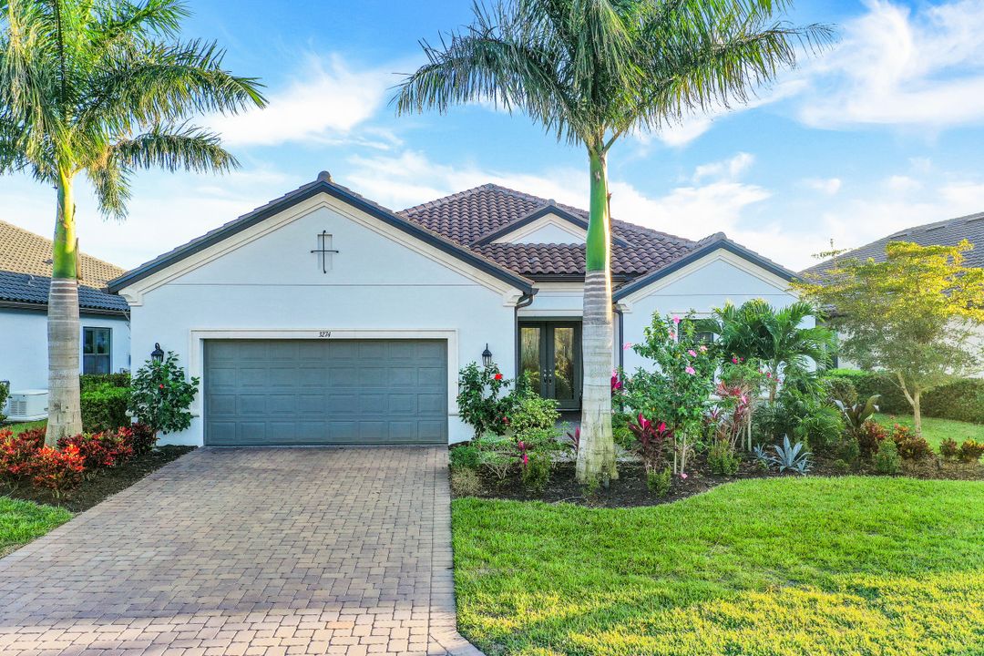 3274 Belon Ln, Naples, FL 34114