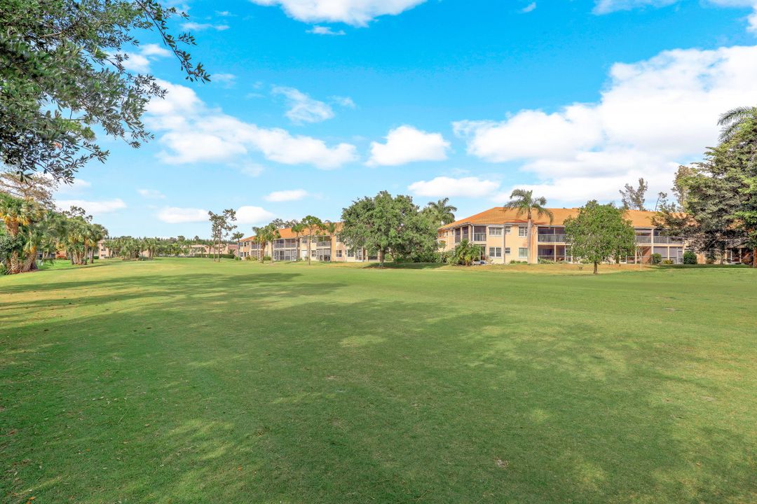 200 Turtle Lake Ct #303, Naples, FL 34105