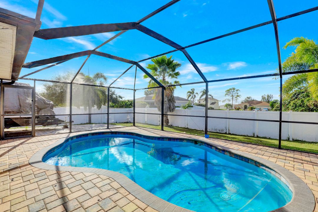 2854 NW 3rd Pl, Cape Coral, FL 33993