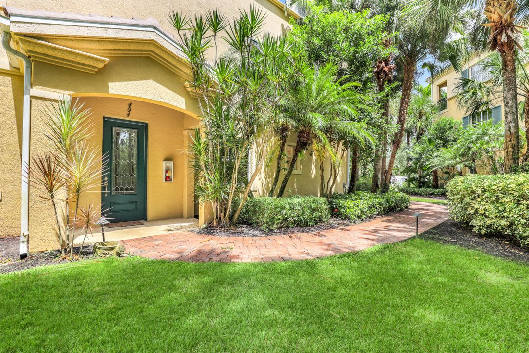 2882 Castillo Ct  #101, Naples, FL 34109