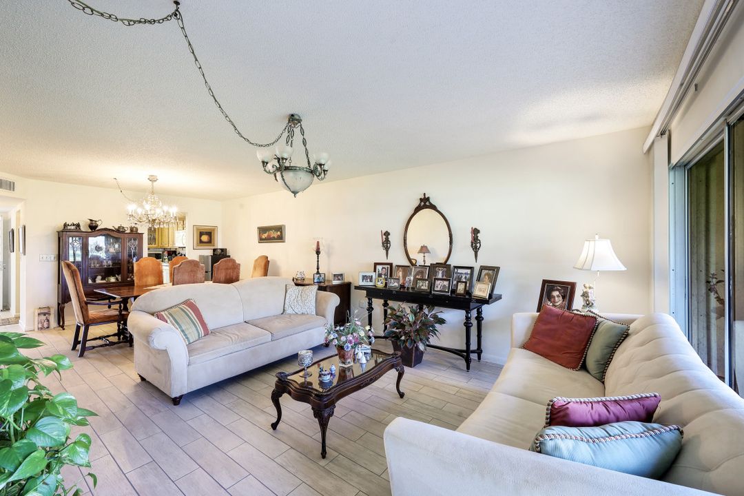 85 St Andrews Blvd #106, Naples, FL 34113