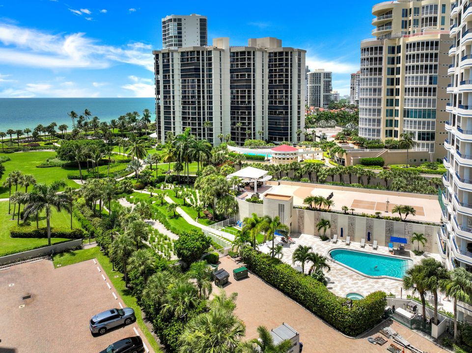 4451 Gulf Shore Blvd N #302, Naples, FL 34103