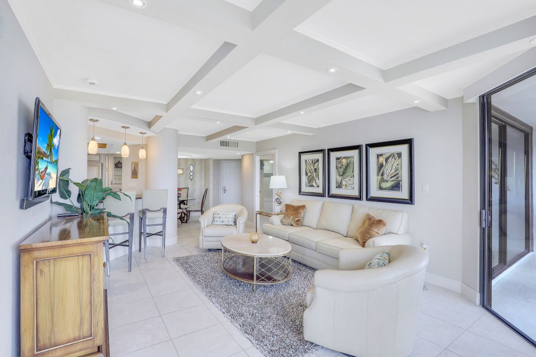 4751 Gulf Shore Blvd N, Naples, FL 34103