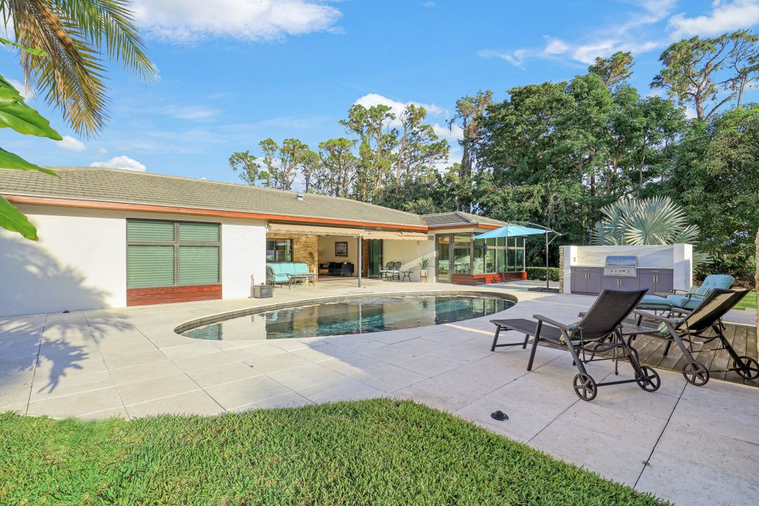 615 Carica Rd, Naples, FL 34108