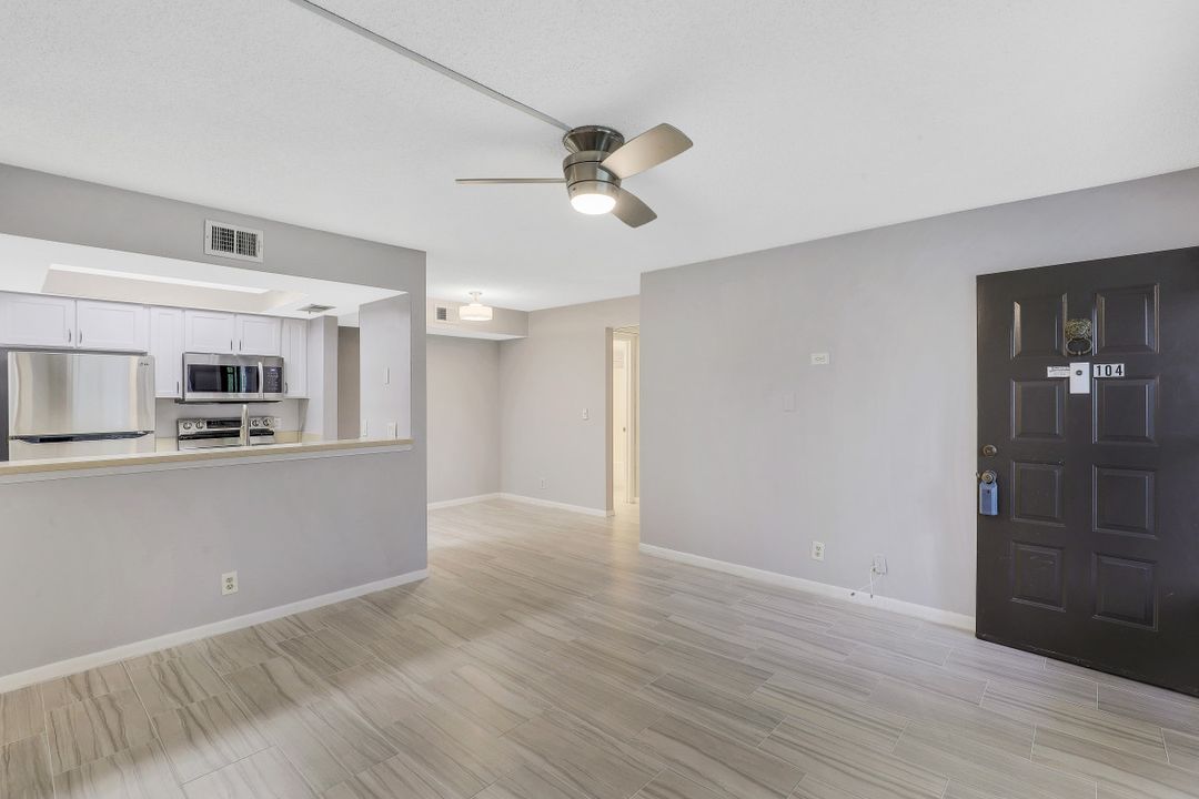 4275 27th Ct SW #104, Naples, FL 34116