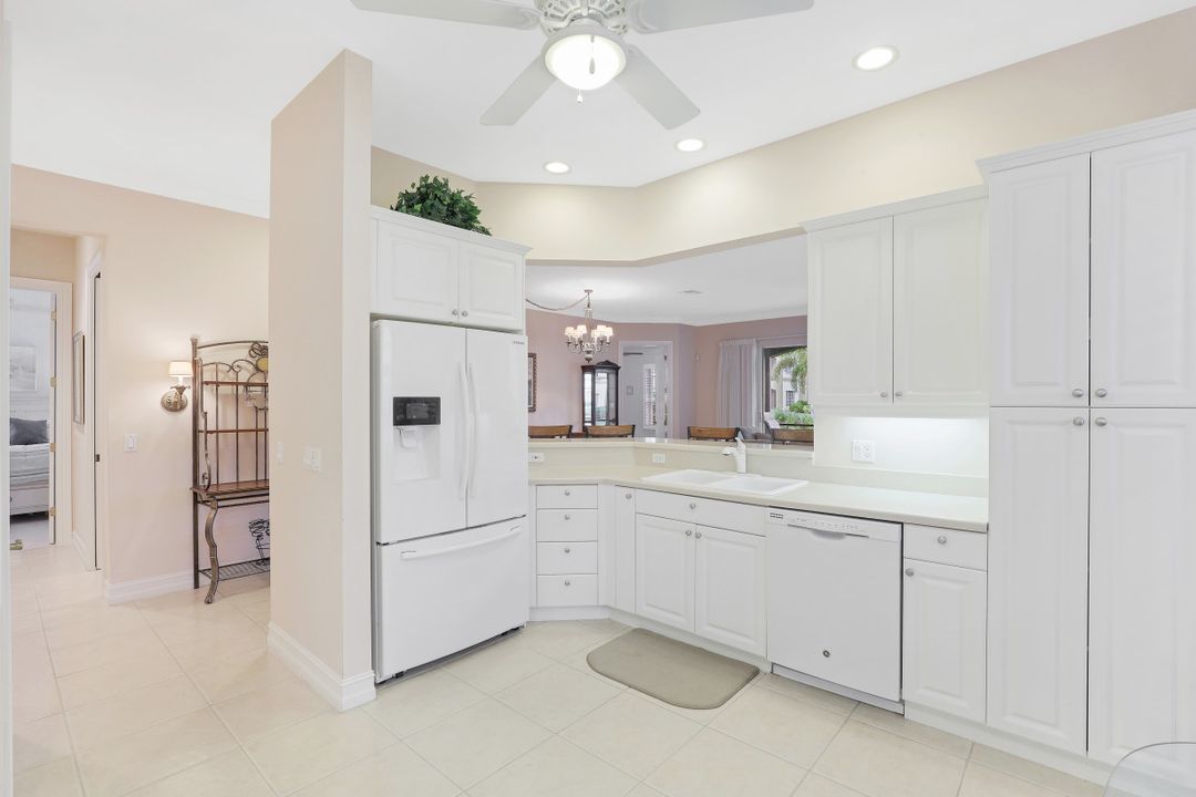 5005 Maxwell Cir #102, Naples, FL 34105