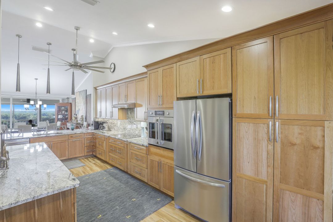 360 Horse Creek Dr #502, Naples, FL 34110