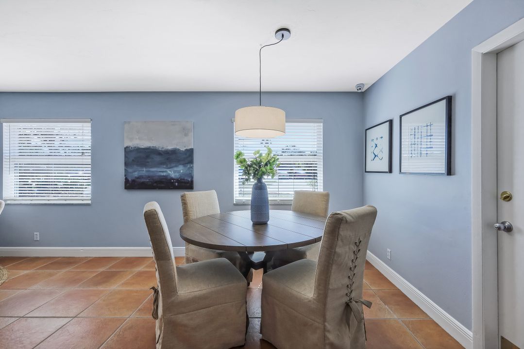 1239 Cooper Dr, Naples, FL 34103