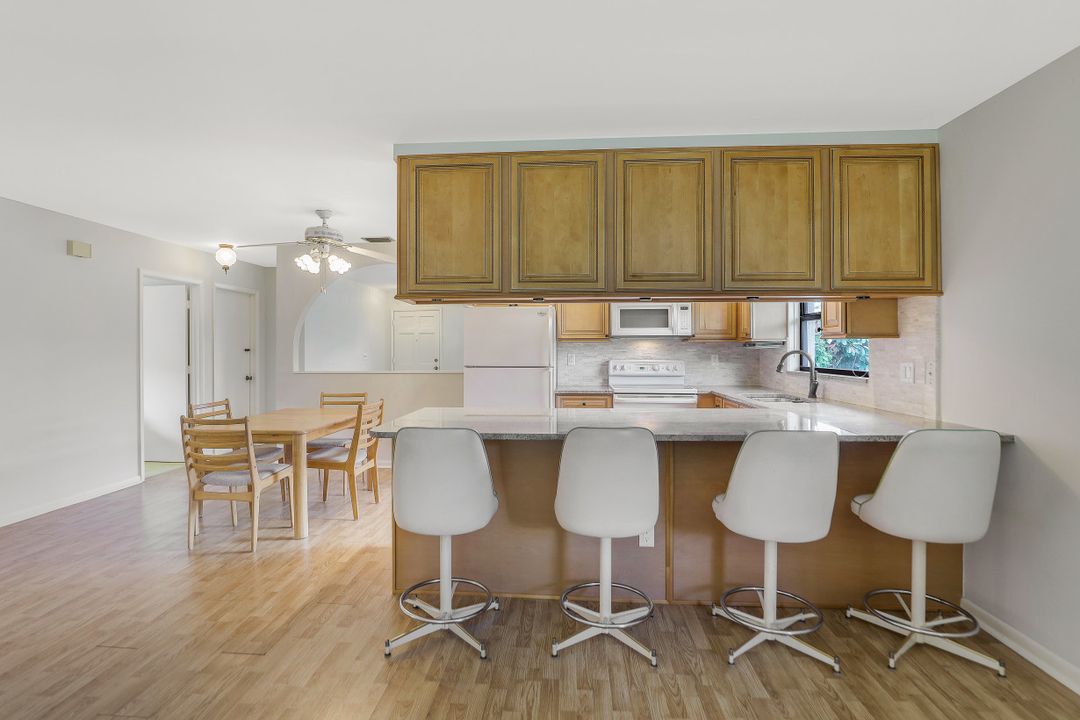 691 104th Ave N, Naples, FL 34108