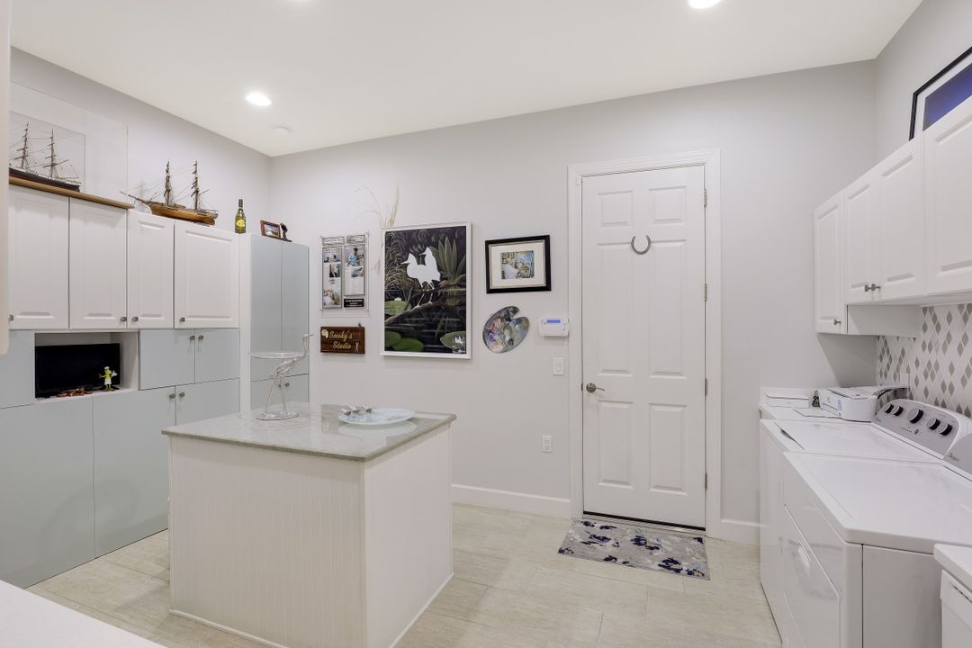 16284 Camden Lakes Cir, Naples, FL 34110