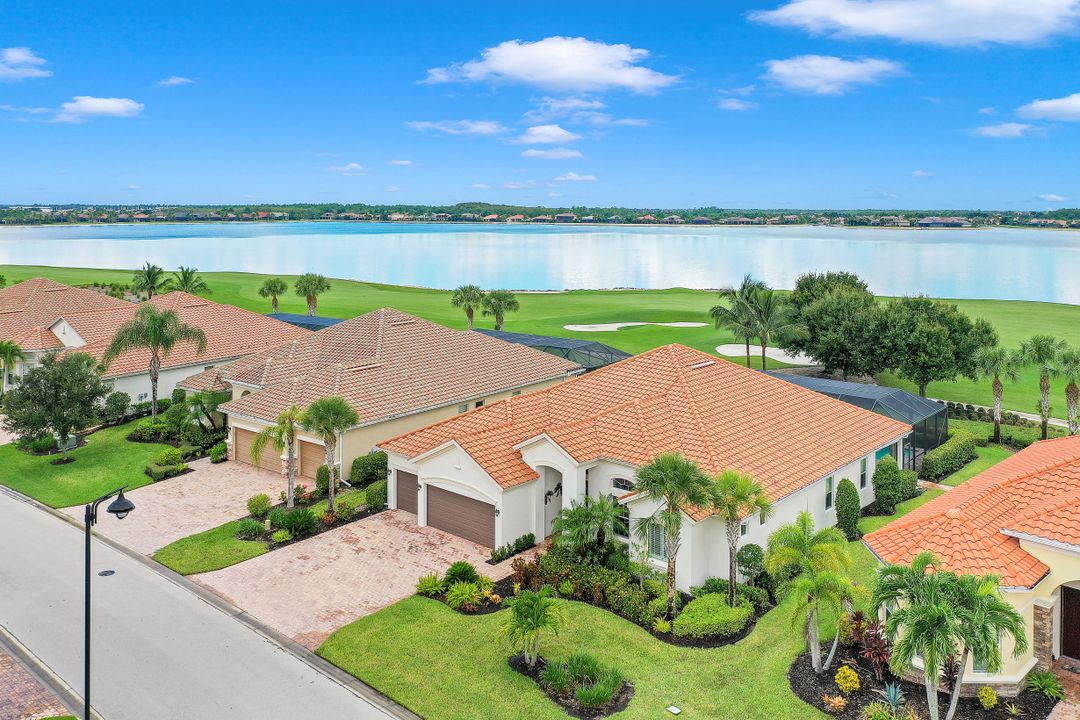 9017 Quarry Dr, Naples, FL 34120