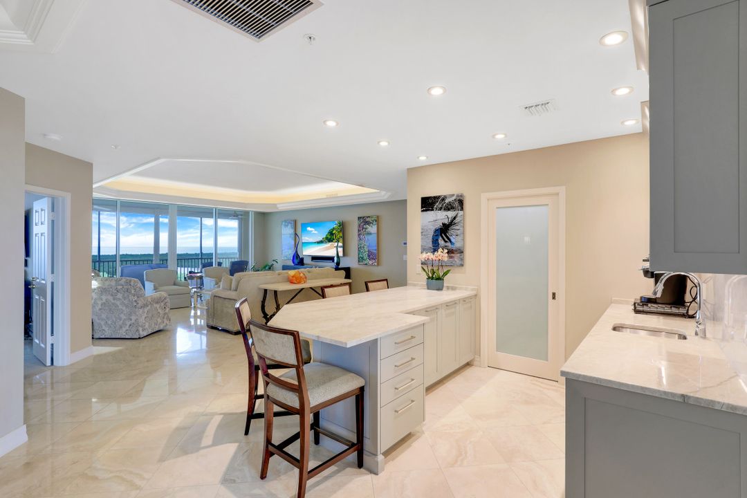 435 Dockside Dr #PH-02, Naples, FL 34110