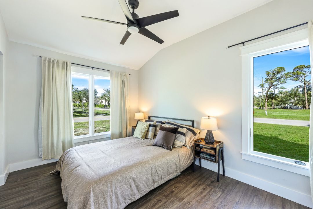 3722 10th St N, Naples, FL 34103