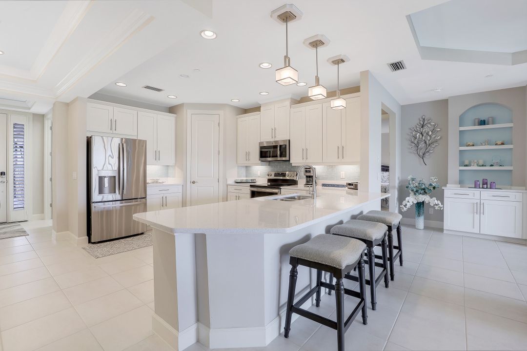 9650 Montelanico Loop #102, Naples, FL 34119