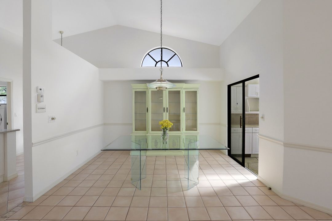 158 St James Way, Naples, FL 34104