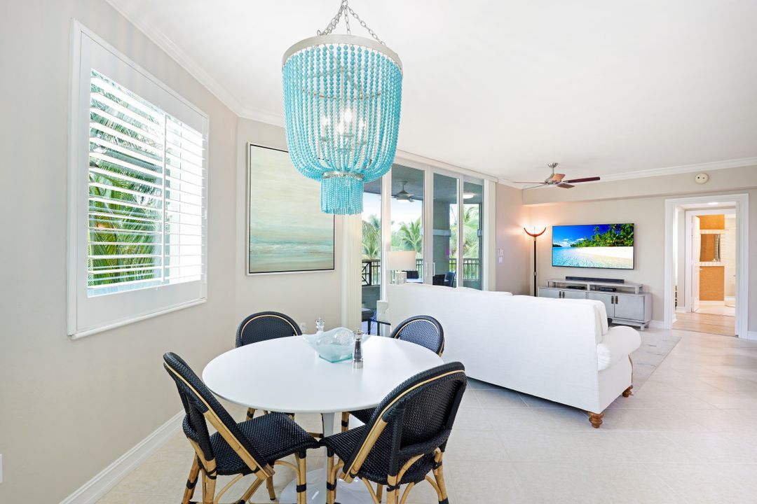 2738 Tiburon Blvd E #301, Naples, FL 34109