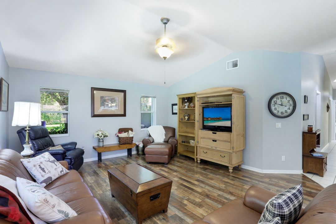 7516 Woodland Bend Cir, Fort Myers, FL 33912