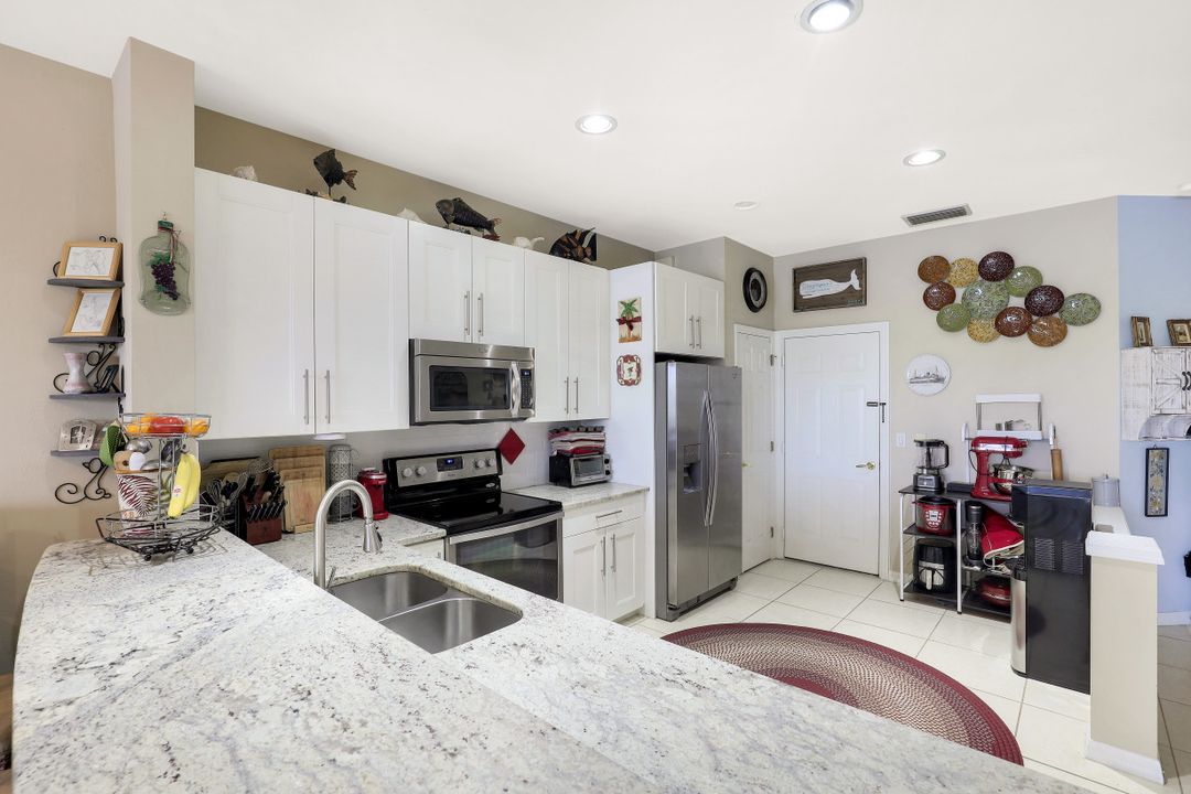 8381 Village Edge Cir  #4, Fort Myers, FL 33919