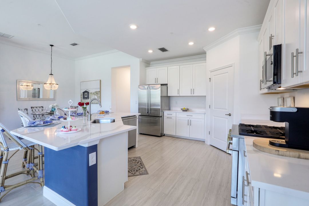 16352 Viansa Wy #201, Naples, FL 34110