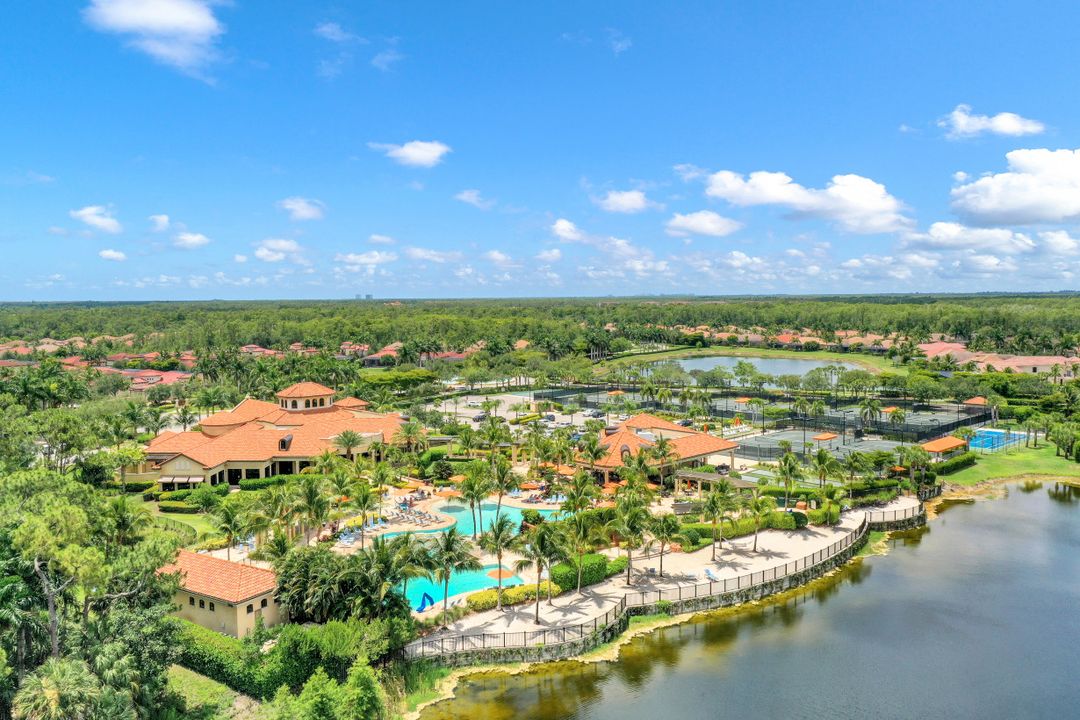 9530 Piacere Way, Naples, FL 34113