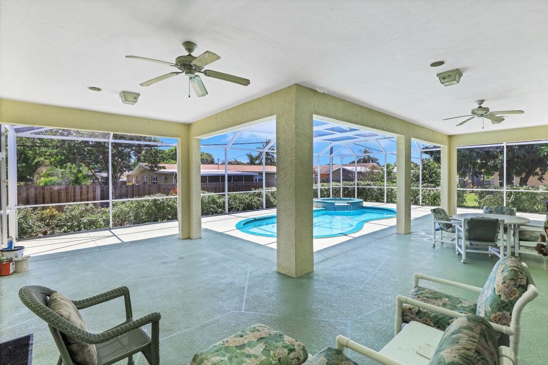 6705 Overlook Dr, Fort Myers, FL 33919