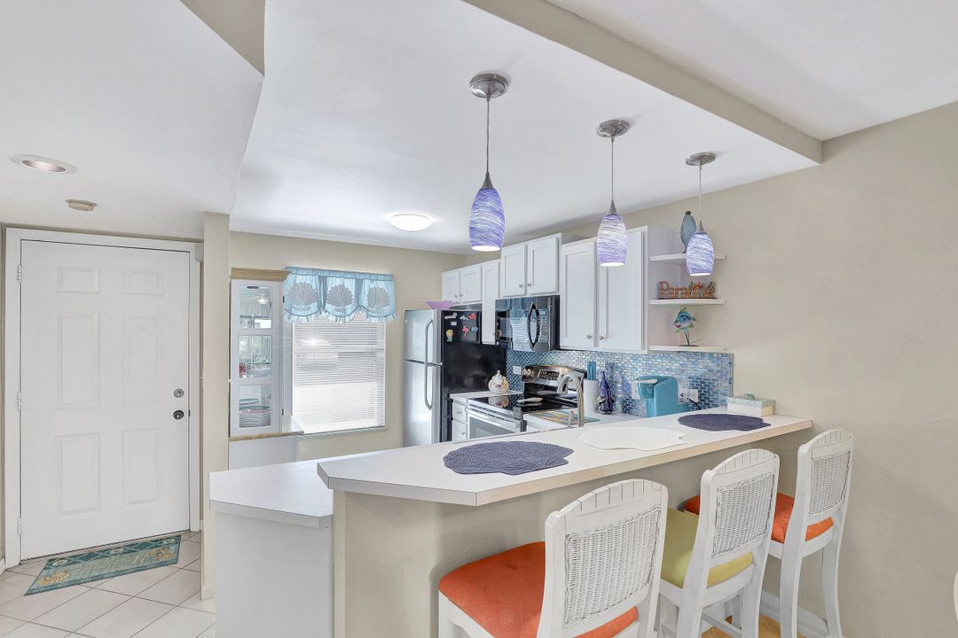 651 W Elkcam Cir #813, Marco Island, FL 34145