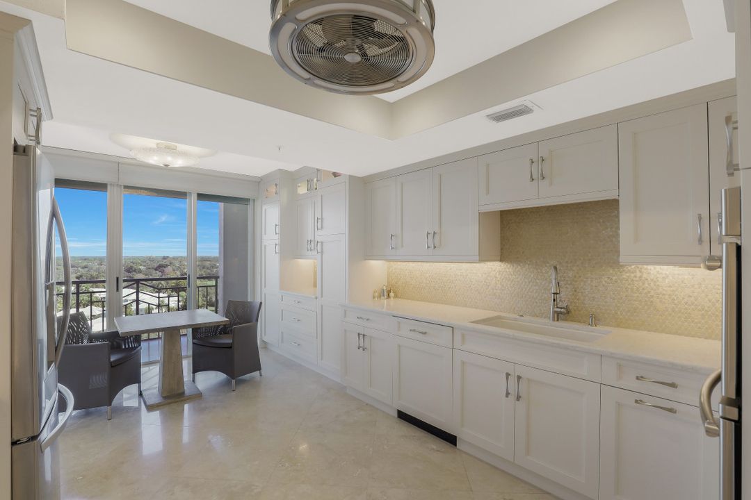 7515 Pelican Bay Blvd #11D, Naples, FL 34108