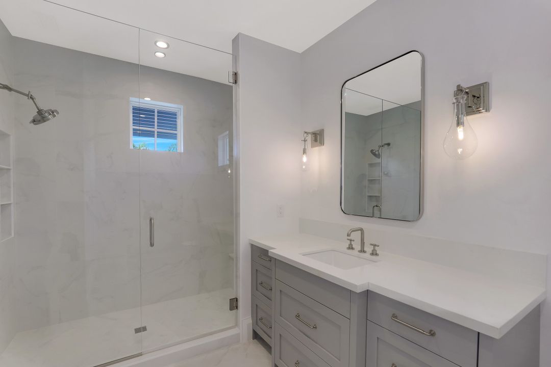 940 17th Ave S, Naples, FL 34102