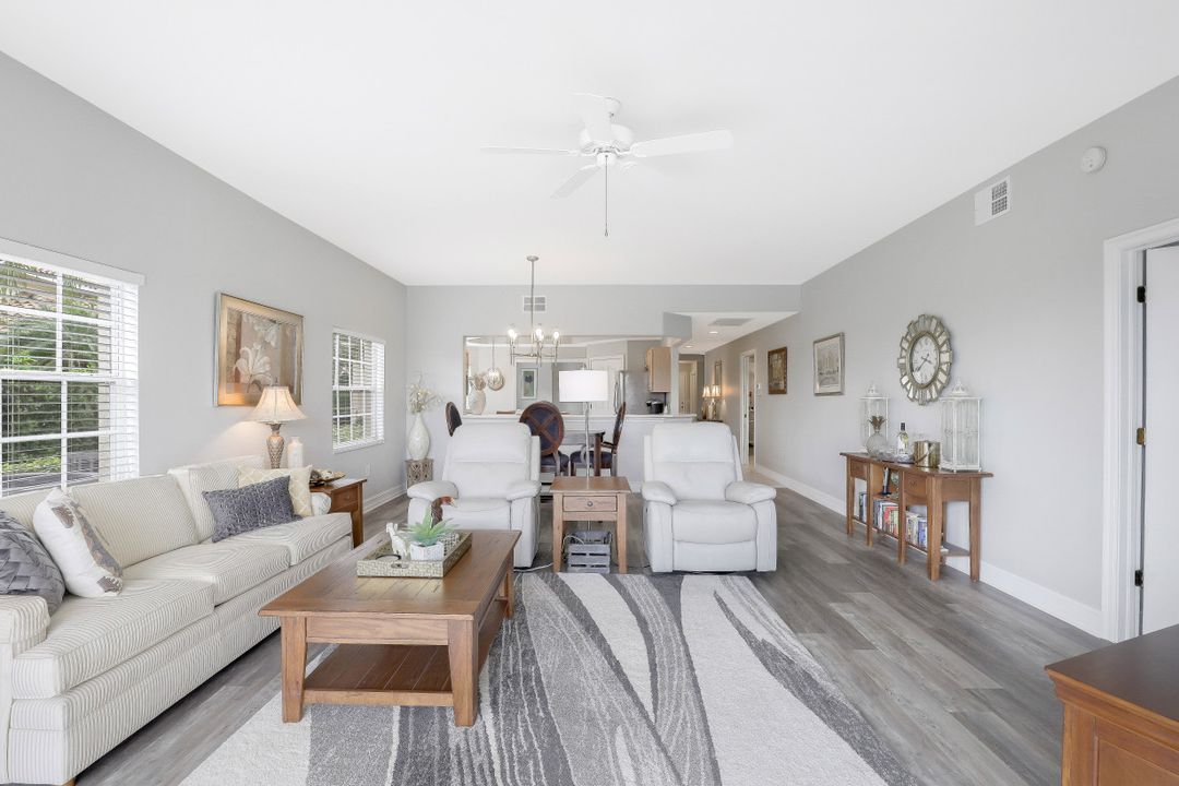 8204 Saratoga Dr #302, Naples, FL 34113