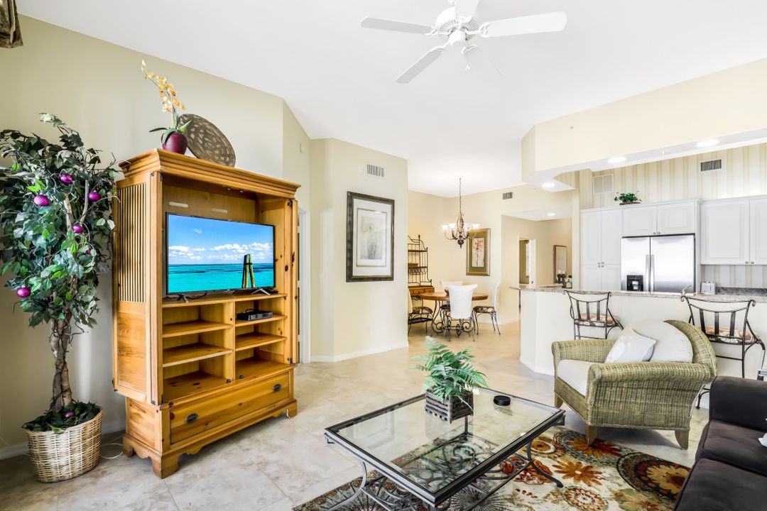 470 Launch Circle #603, Naples, FL 34108